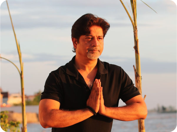 Bharat Thakur’s Artistic Yoga Classes in Dubai